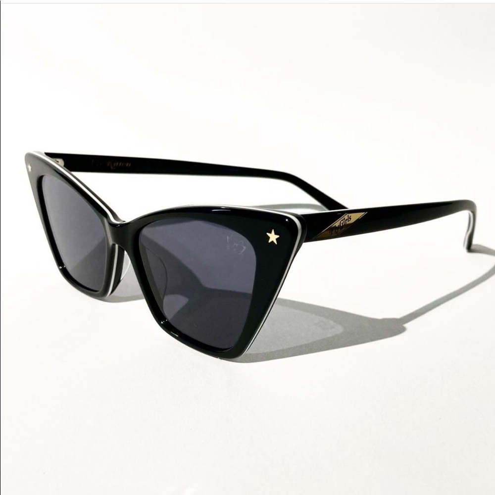 50’s Retro Throwback Cat Eye Sunglasses 😻 FlyGirls Fly Kitten Sunnies 😻❤️
